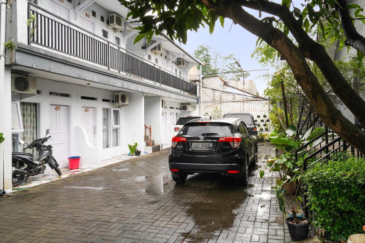 Oyo 91561 Gandhi Hotel Bandung Luaran gambar