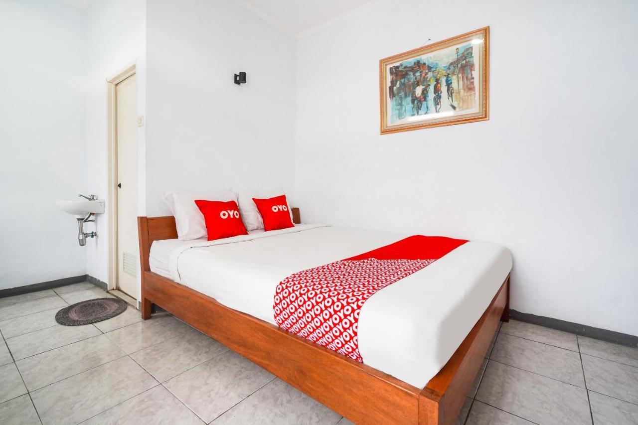Oyo 91561 Gandhi Hotel Bandung Luaran gambar