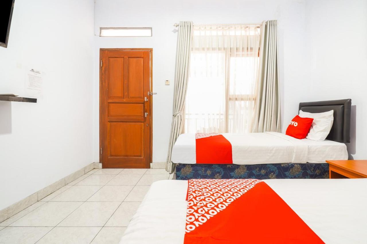 Oyo 91561 Gandhi Hotel Bandung Luaran gambar