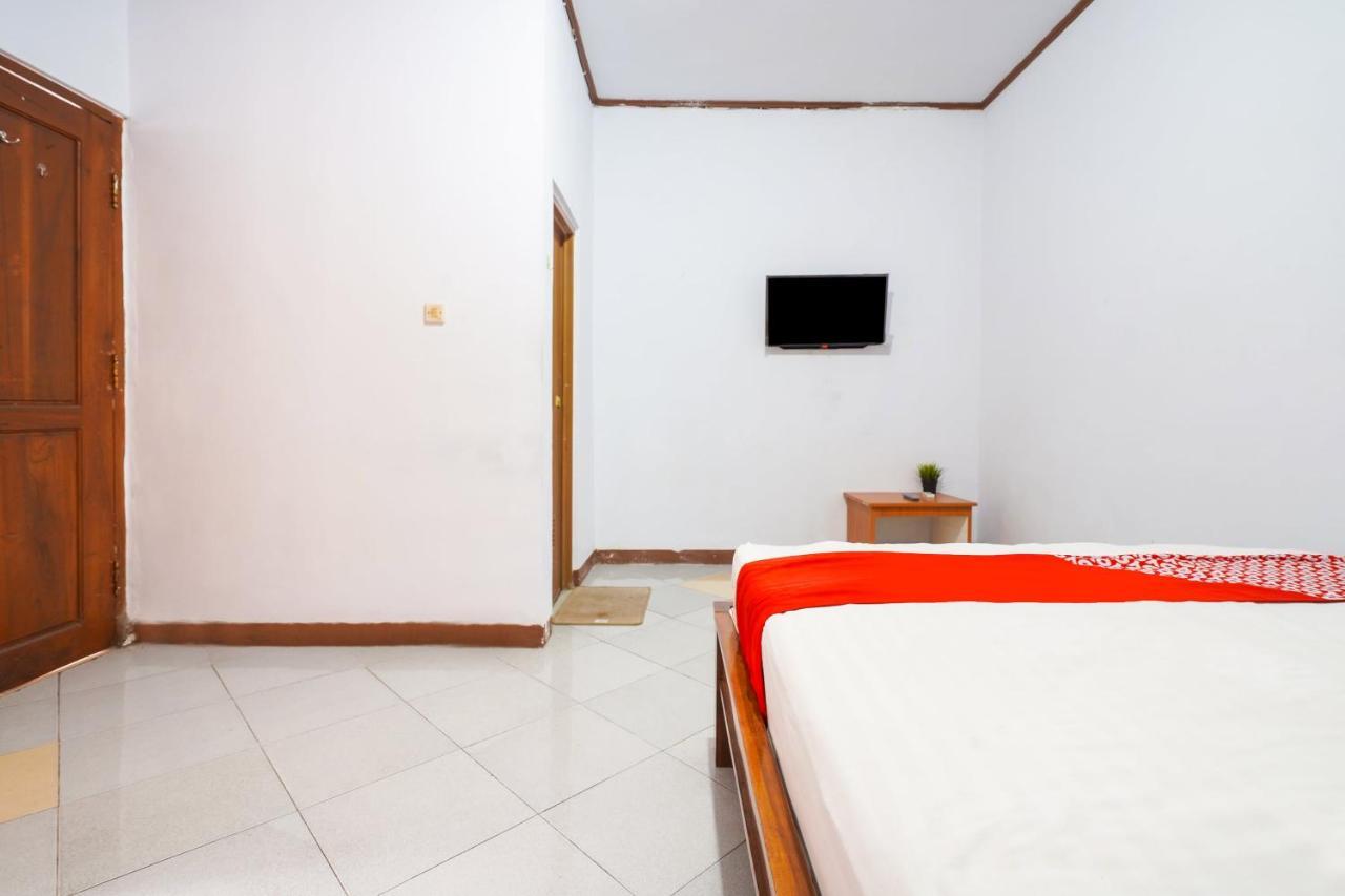 Oyo 91561 Gandhi Hotel Bandung Luaran gambar