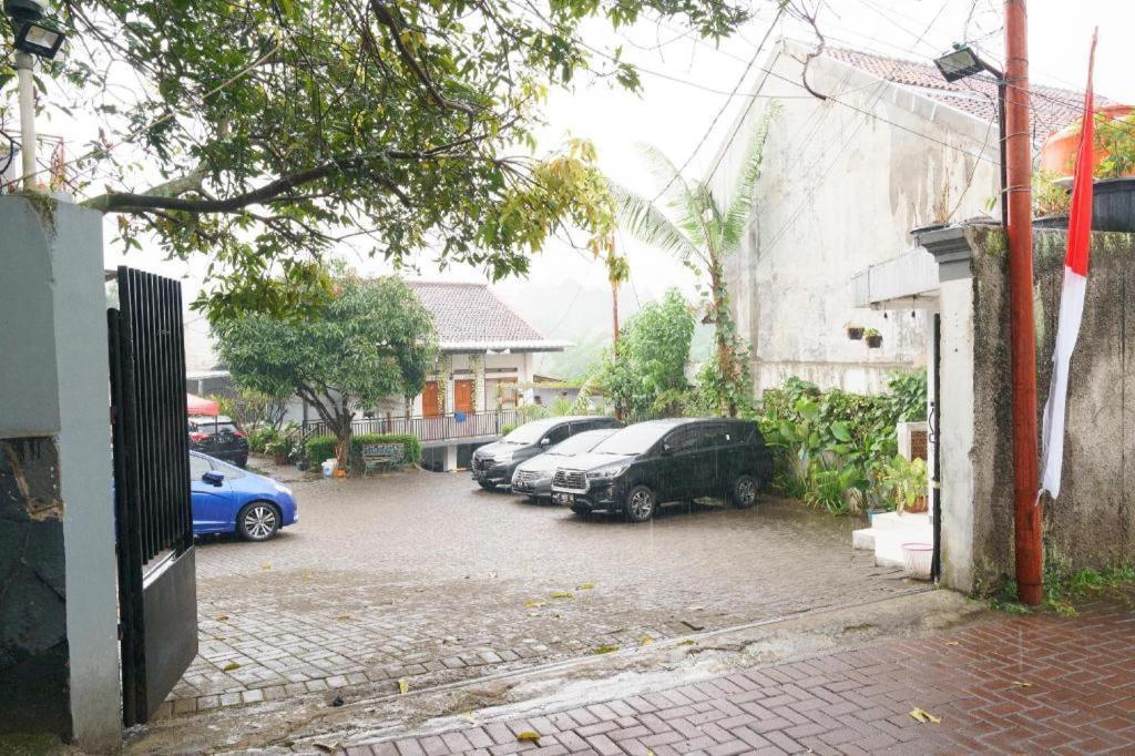 Oyo 91561 Gandhi Hotel Bandung Luaran gambar