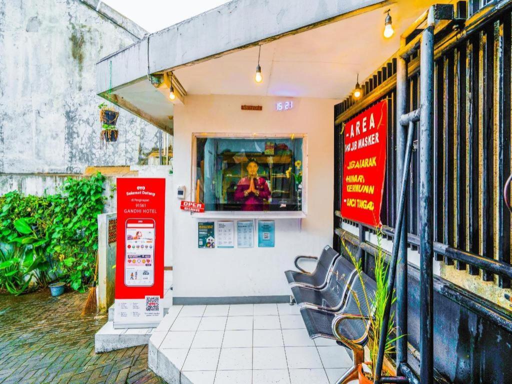 Oyo 91561 Gandhi Hotel Bandung Luaran gambar